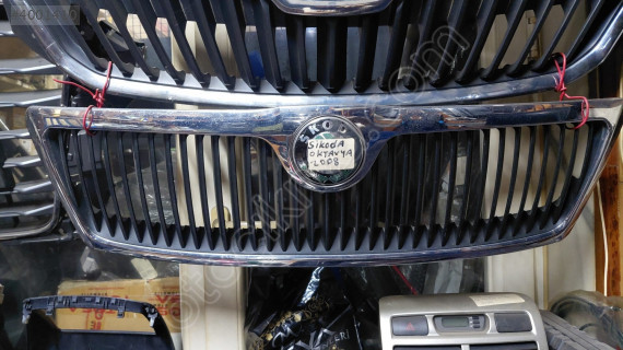 Skoda octavia 2008 model  ön panjur  orijinal  çıkma