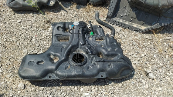 Tayota corolla yakıt defosu