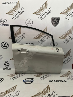 FORD FİESTA SAĞ ÖN KAPI ORİJİNAL ÇIKMA