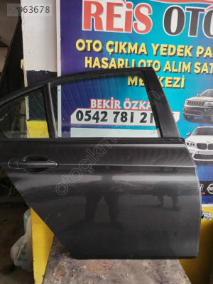 Bmw f30 sağ arka kapı