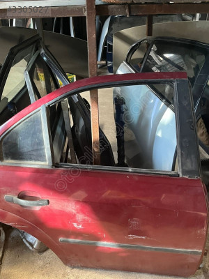 FORD MONDEO SAĞ ARKA KAPI 0551 184 82 30