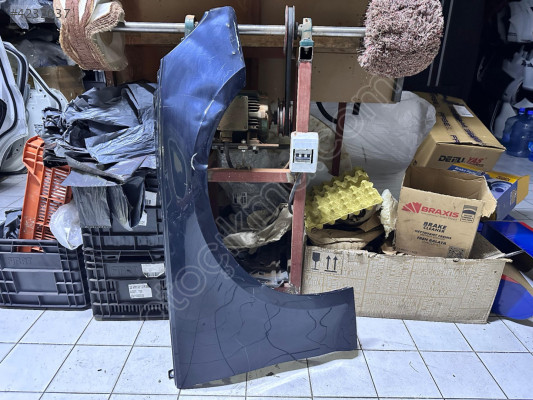 Audi A4 Sağ Çamurluk 2016-2019 8W0821106A