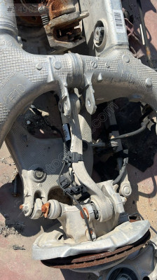 bmw f10 arka salıncak