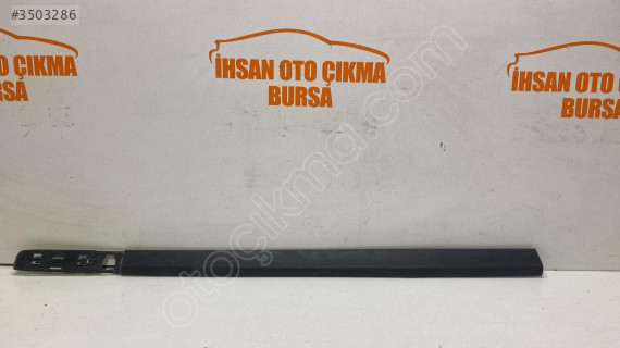 CLİO 3 SAĞ ÖN KAPI ÇITASI 8200289913
