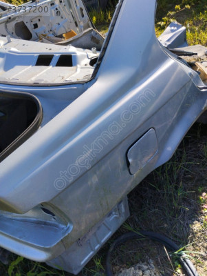 E36 arka sağ çamurluk