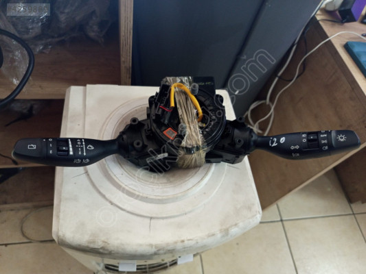 HYUNDAİ İ20 SİNYAL KOLU