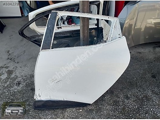 Renault Clio 4 sol arka kapı