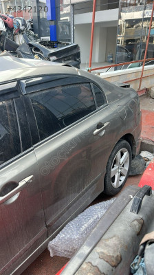 Honda civic 1.6 2009 model sol arka kapı