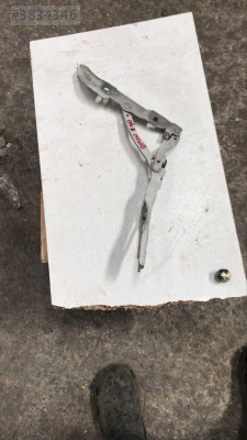 BMW E90 kaput menteşesi