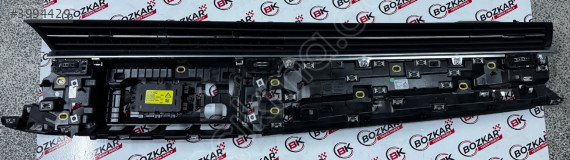 4M8820902 Q7 Q8 HAVALANDIRMA IZGARASI ORJ SIFIR