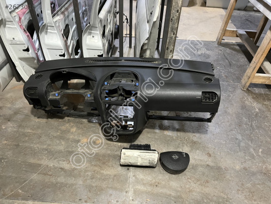 OPEL CORSA TORPİDO GÖGÜS ÇIKMA