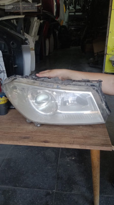 Renault Megane2 mercekli içi nikalajlı sağ ön far orijinal