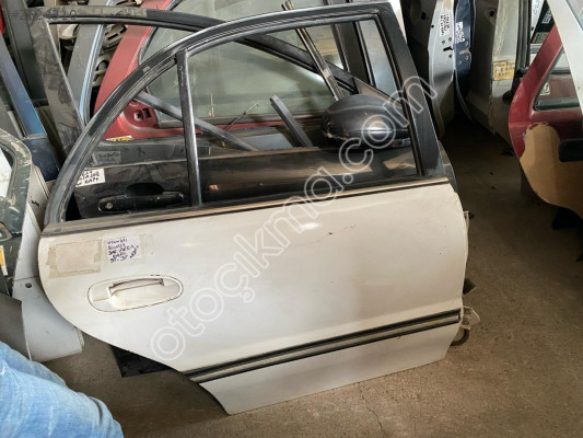 HYUNDAİ SONATA SAĞ ARKA KAPI CAM KRİKOSU 1995-1998 MODEL
