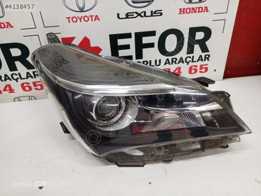 TOYOTA YARİS LEDLİ SAĞ FAR ÇIKMA ORİJİNAL PARÇA