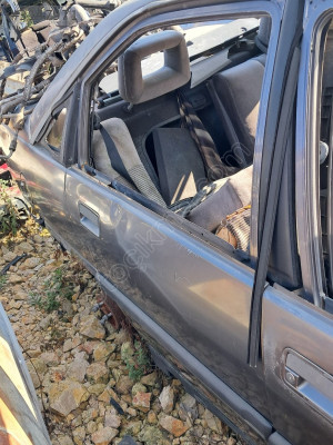 Opel omega a sag arka kapi