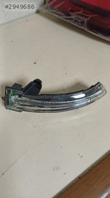 RENAULT KADRAJ SAĞ ÖN AYNA SİNYAL LAMBASI