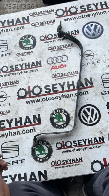 3Q0201653 Passat b8.5 b8 superb yakıt deposu tutucu demir ön kısa