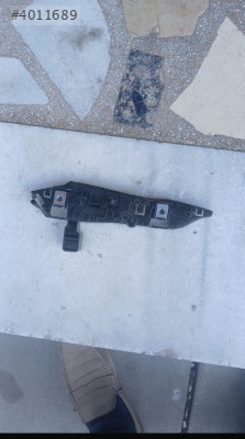 Peugeot 5008 arka tampon braketi 9810975480