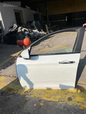 Fiat Egea Sol Ön Kapı - Mert Oto Çıkma Parça