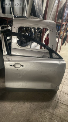 Ford Focus sağ ön kapı