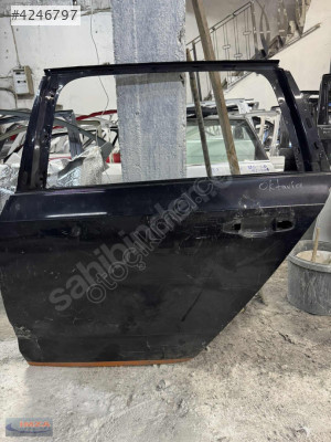 SKODA OCTAVİA SOL ARKA KAPI ORİJİNAL ÇIKMA