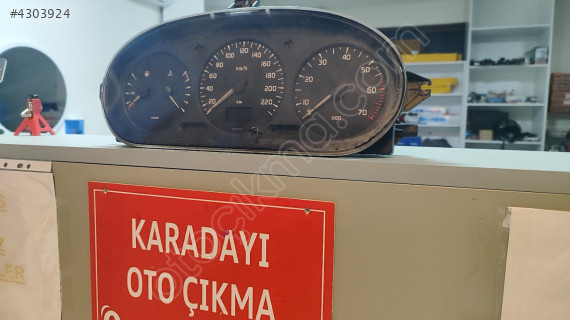 Renault Megane 1 kilometre saati