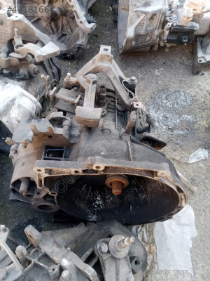 3M5R-7F096-YF Ford Focus 2 1.6 TDCI DV6 5 İleri Manuel Şanzıman