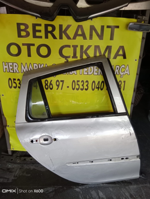 Renault Clio3 grandtour sw sağ arka kapı orijinal