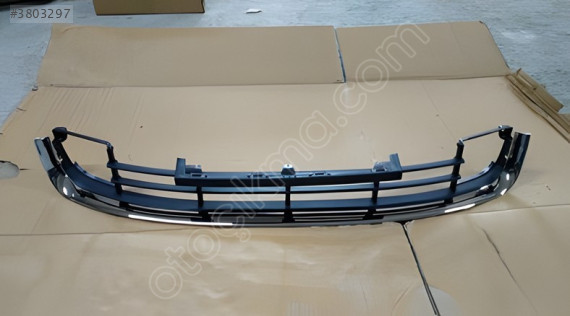 SKODA SUPER B 2008-2013 ÖN TAMPON ORTA IZGARASI KROMLU 3T0853677