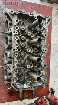 TOYOTA COROLLA 1.6 SİLİNDİR KAPAĞI ÇEVİK OTO ÇIKMA