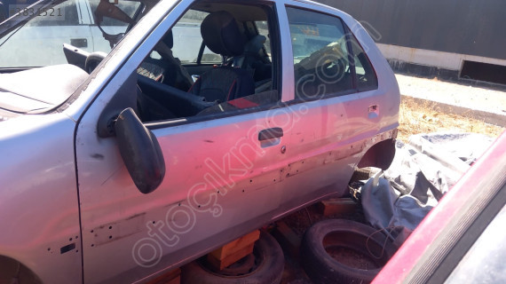 Citroen Saxo sol arka kapı