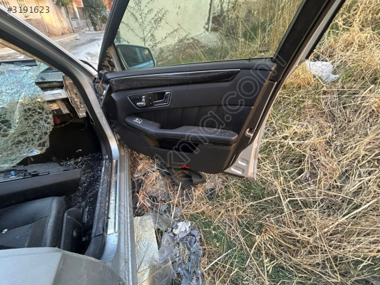 E 350 SAĞ ÖN KAPI SATILIK