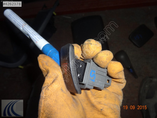 TOYOTA COROLLA 2012 ÇIKMA DÖRTLÜ SİNYAL DÜĞMESİ