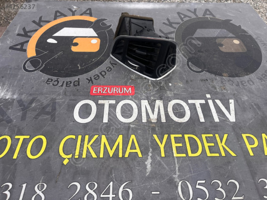 Ford C-Max 2 Sağ Kalorifer Izgarası Orjinal Çıkma