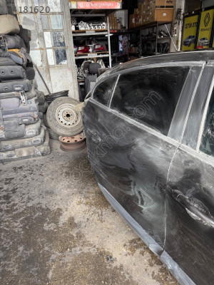 Fluence Sağ Arka Kapı (Dolu)(2010-2016) 821009100R -Renault