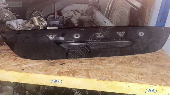 Volvo v40 arka bağaj bakaliti