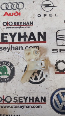 3C5880616B Passat B7 Far Ayağı Sağ