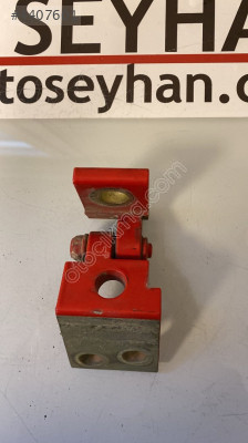 6Y0831401C Skoda Fabia 2002 sol ön kapı üst menteşesi