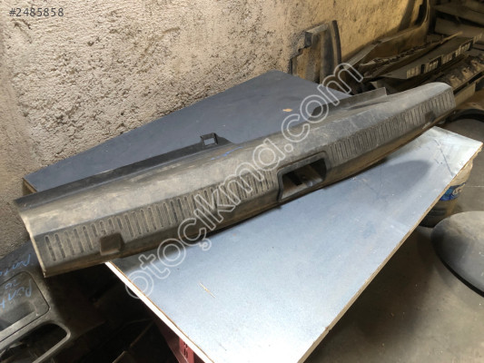 RENAULT FLUENCE BAGAJ ALT PLASTİĞİ