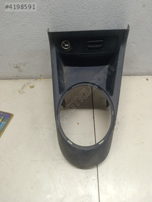 Hyundai i20 orta konsul