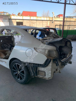 Renault Latitude Arka Çamurluk Hatasız Orjinal Çıkma