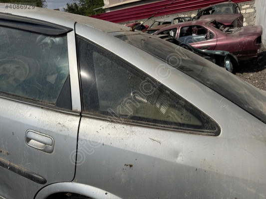 OPEL VECTRA B SOL ARKA KELEBEK CAMI HATCBACK ORJİNAL ÇIKMA