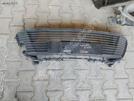 2019 2022 Toyota Corolla ön tampon orta ızgara