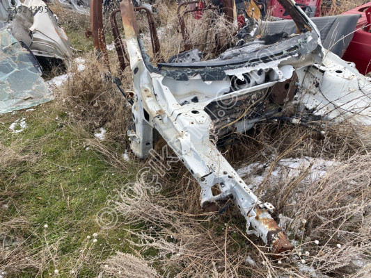 Mazda 3 Sağ ön Podye - Sağ ön Çeyrek Hatasız Çıkma