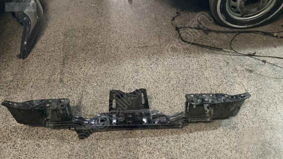 Toyota hilüx arka tampon demiri