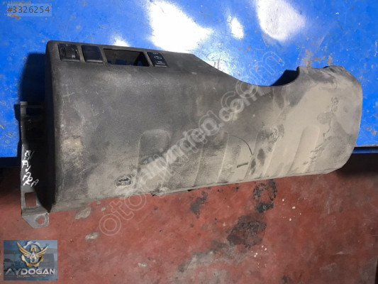 OTO CEM'DEN ÇIKMA NİSSAN NAVARA DİREKSİYON ALT PLASTİĞİ