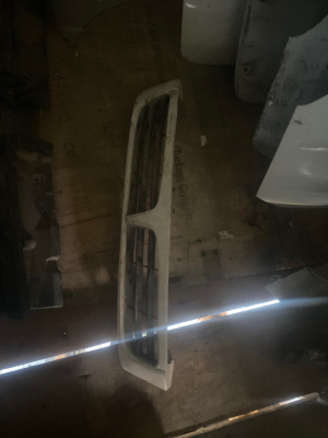 Toyota carina ön panjur çıkma