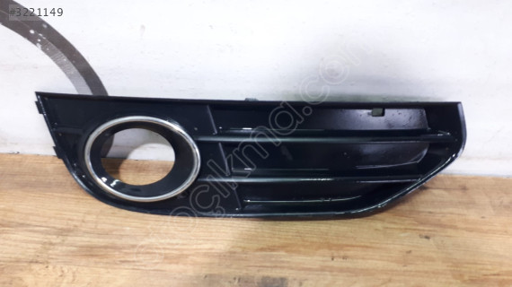 AUDİ A4 QUATTRO SAĞ  SİS KAPAĞI  8k0807682H ORJİNAL ÇIKMA