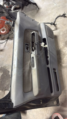 2007 Nissan Skysler sol ön kapı döşemesi 4000