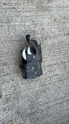 BMW 2 SERİ F20 F30 F32 KAPUT KİLİDİ SAĞ ÜRÜN 7242549-11